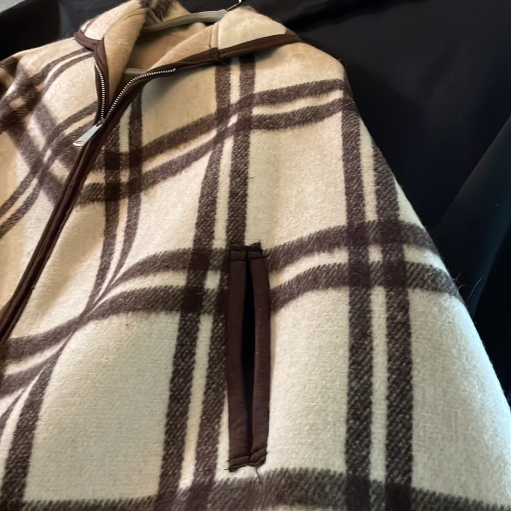 Vintage 100% wool, large, zip-up cape - Picture 2 of 5